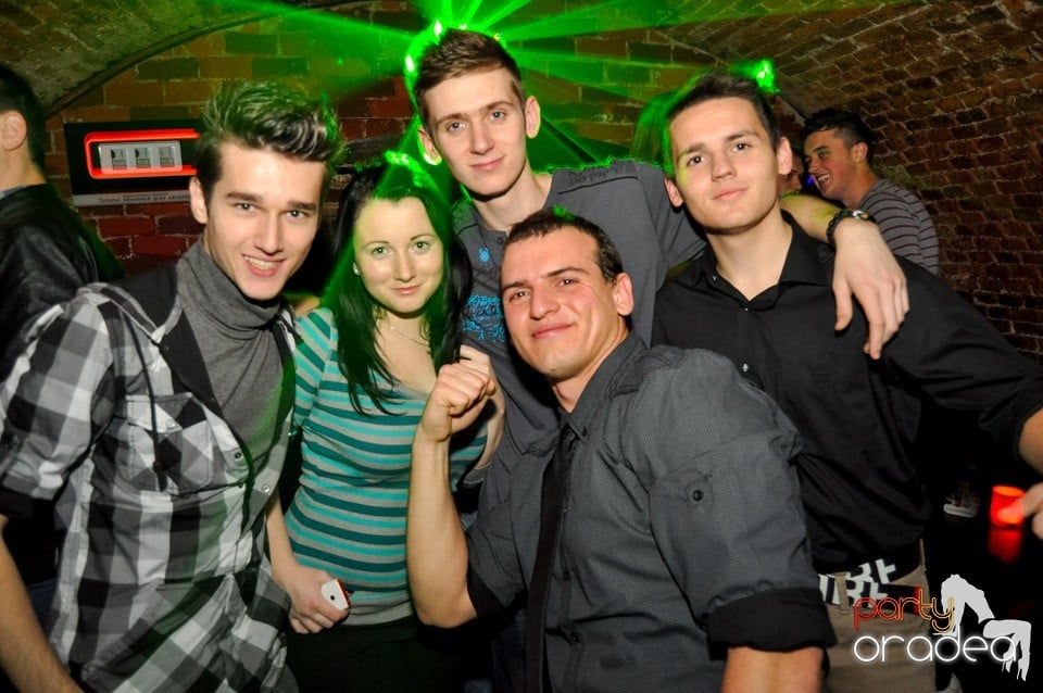 Party în Club Escape, 