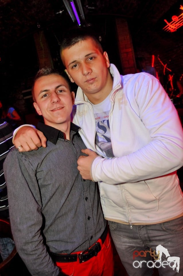 Party în Club Escape, 