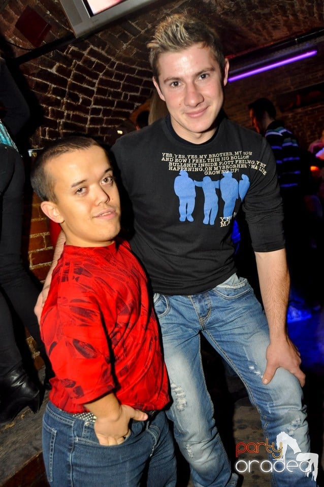 Party în Club Escape, 