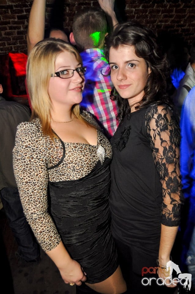 Party în Club Escape, 