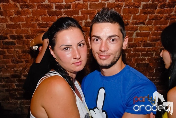 Party în Club Escape, 