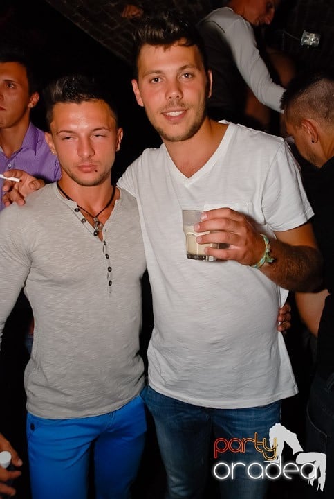 Party în Club Escape, 