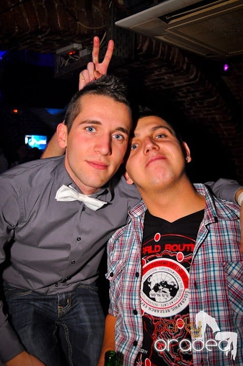 Party în Club Escape, 