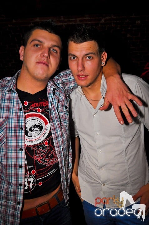 Party în Club Escape, 