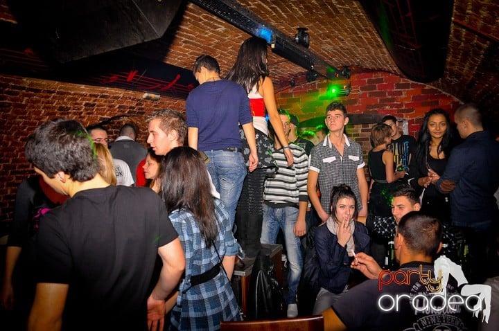 Party în Club Escape, 