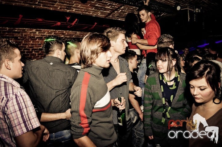 Party în Club Escape, 