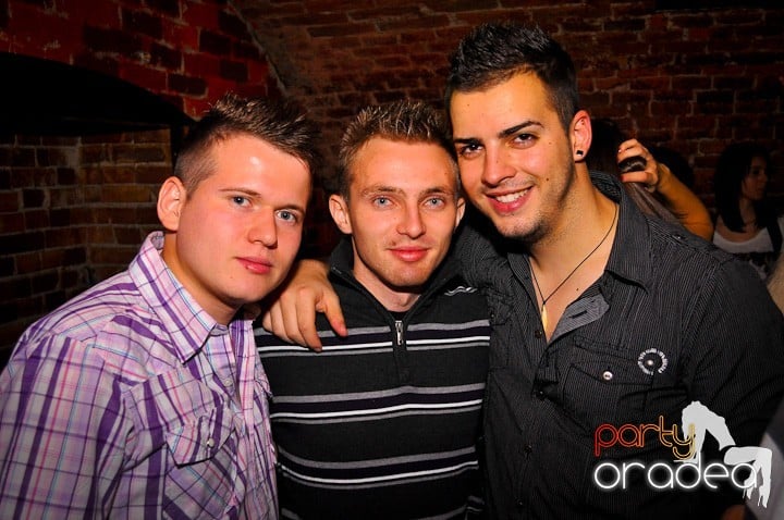 Party în Club Escape, 