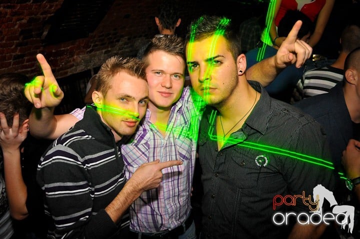 Party în Club Escape, 