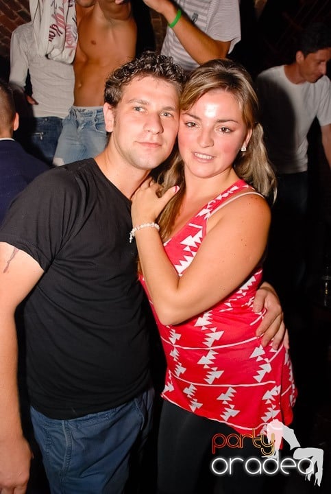 Party în Club Escape, 