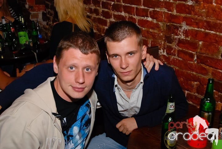 Party în Club Escape, 