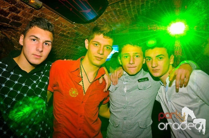 Party în Club Escape, 