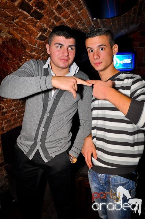 Party în Club Escape, 