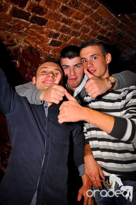 Party în Club Escape, 