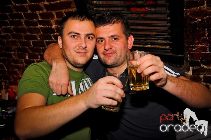 Party în Club Escape, 