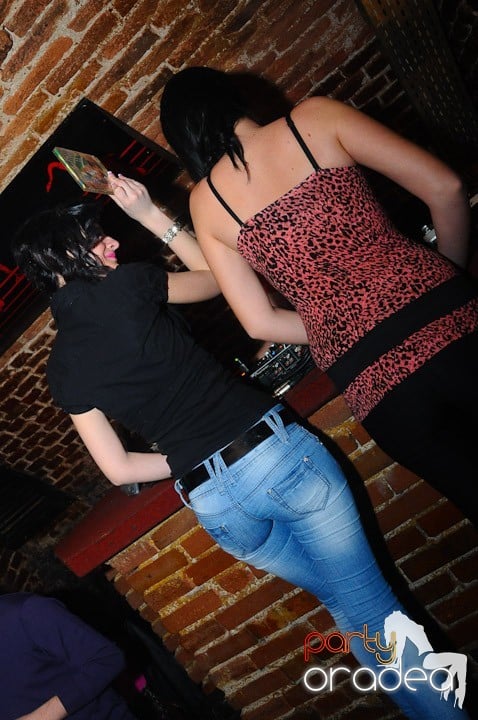 Party în Club Escape, 