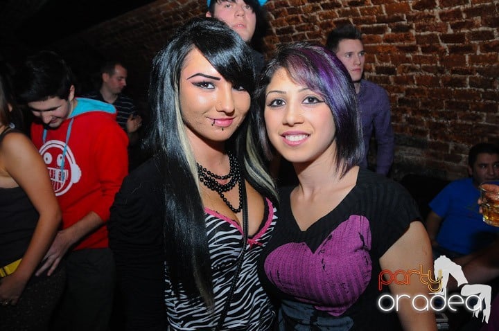 Party în Club Escape, 