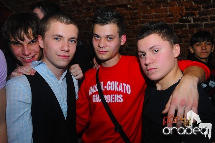 Party în Club Escape, 