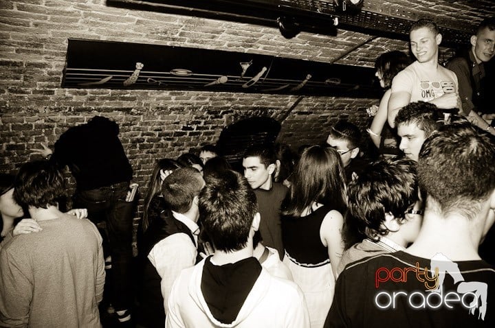 Party în Club Escape, 