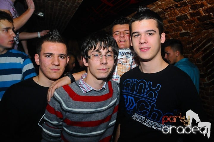 Party în Club Escape, 