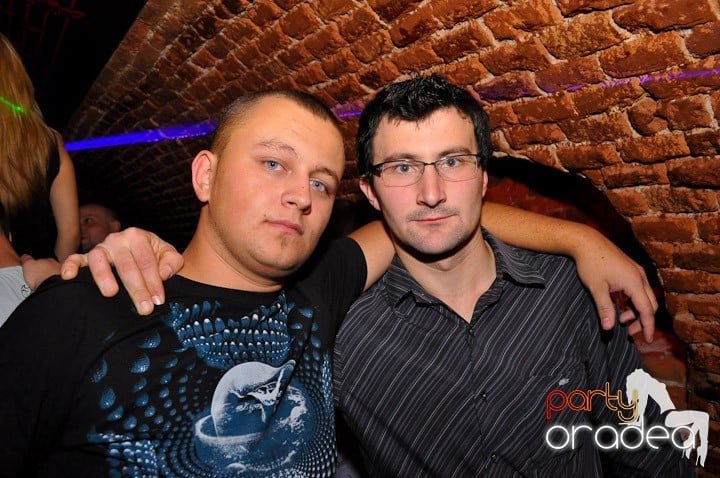 Party în Club Escape, 