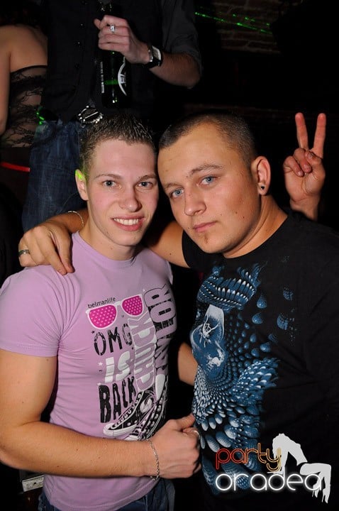 Party în Club Escape, 