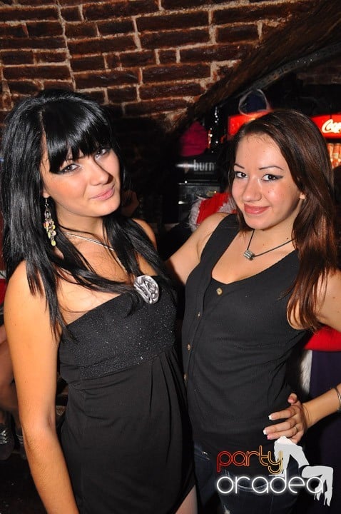 Party în Club Escape, 