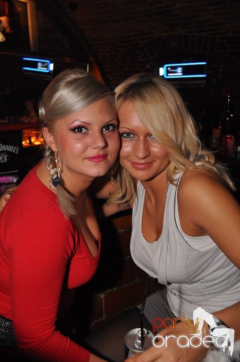 Party în Club Escape, 