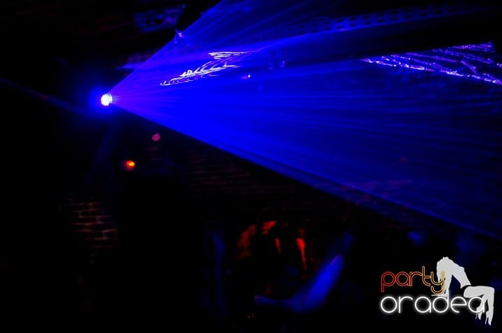 Party în Club Escape, 