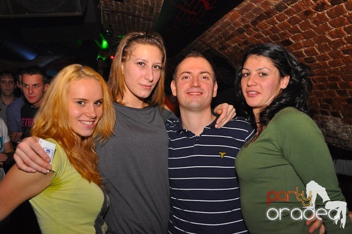 Party în Club Escape, 