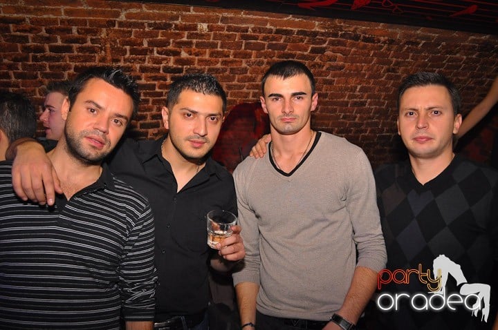 Party în Club Escape, 