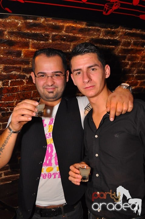 Party în Club Escape, 