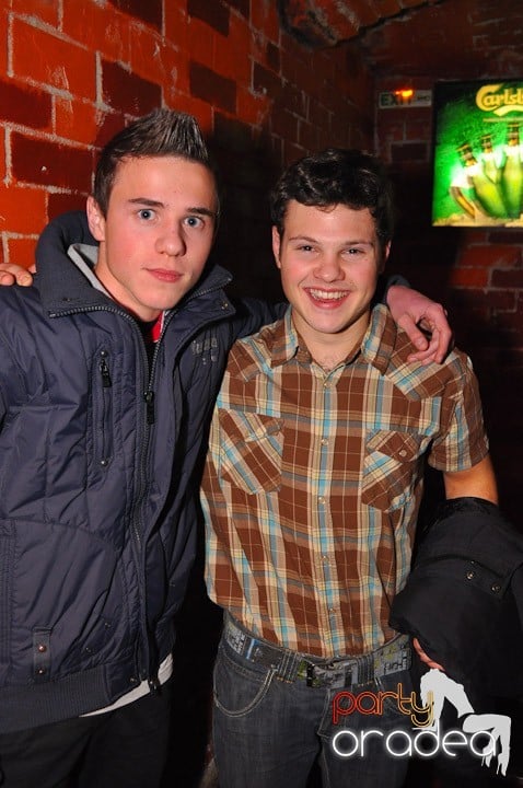 Party în Club Escape, 