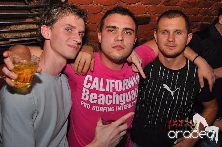 Party în Club Escape, 