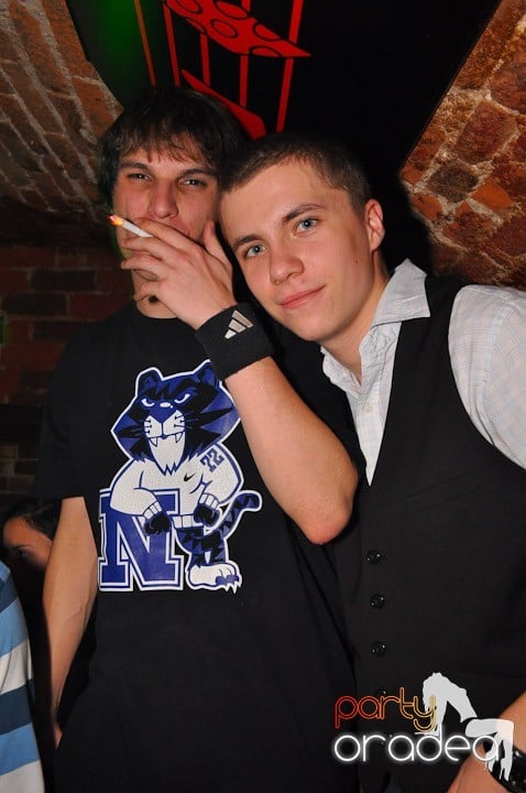 Party în Club Escape, 