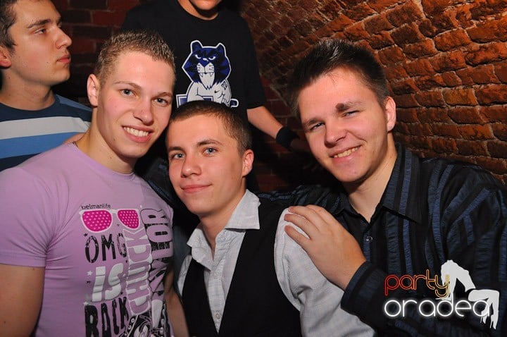 Party în Club Escape, 