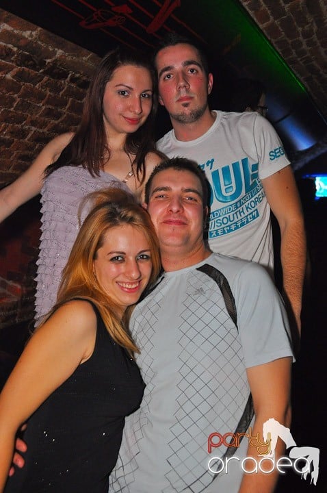 Party în Club Escape, 