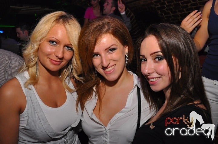 Party în Club Escape, 