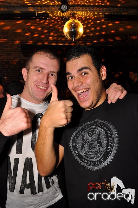 Party în Club Escape, 