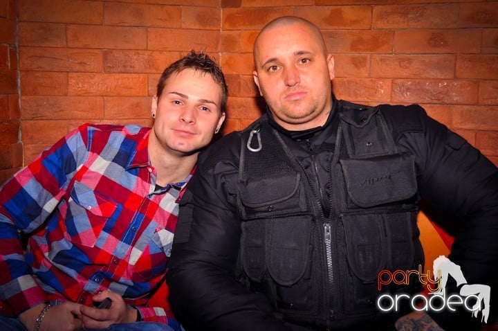 Party în Club Escape, 