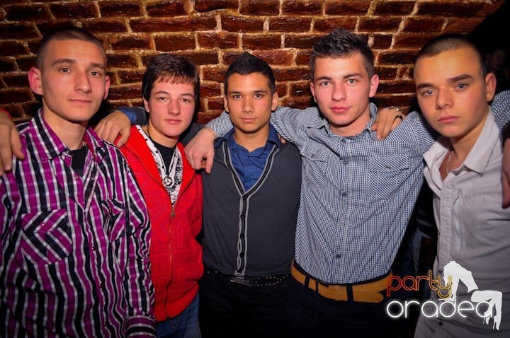 Party în Club Escape, 