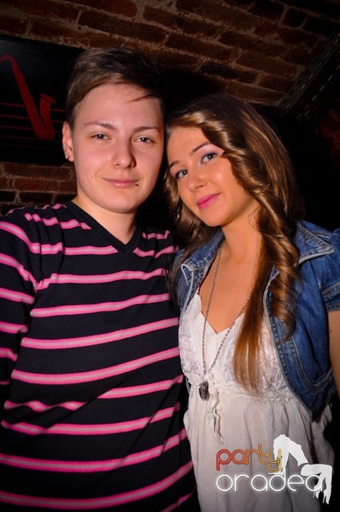 Party în Club Escape, 