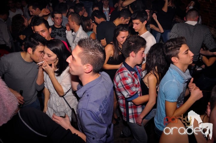 Party în Club Escape, 