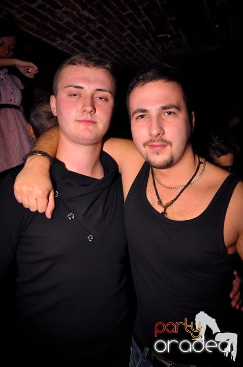 Party în Club Escape, 