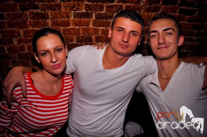 Party în Club Escape, 