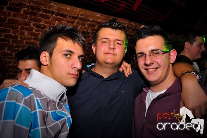 Party în Club Escape, 