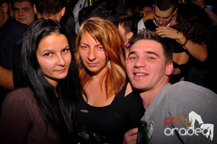 Party în Club Escape, 