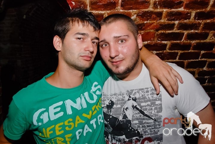 Party în Club Escape, 