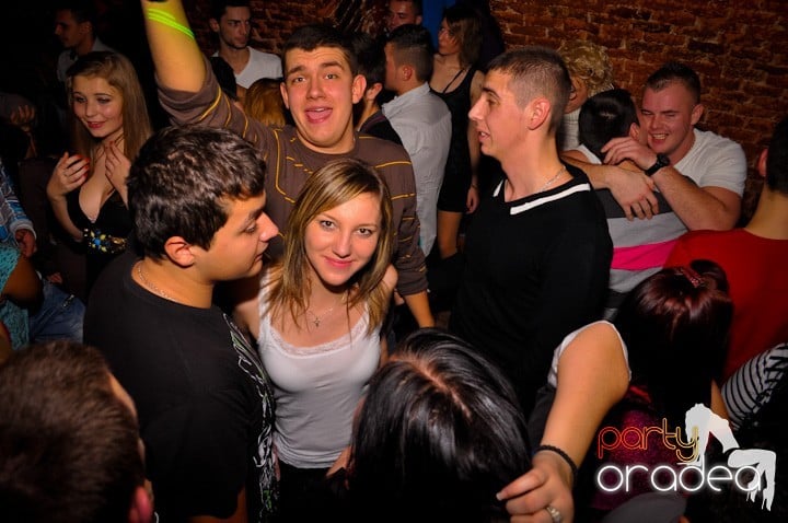 Party în Club Escape, 