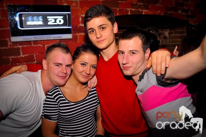 Party în Club Escape, 