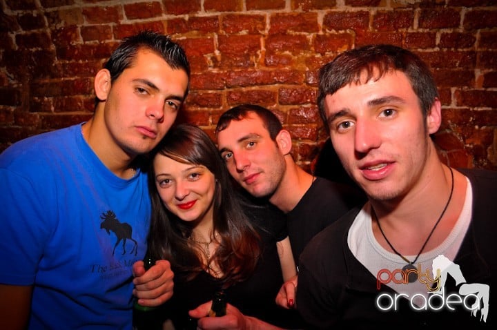 Party în Club Escape, 